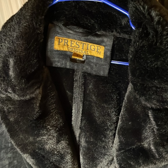 Prestige Original long black Faux Fur coat with designer pattern. Like New CLEAN - Picture 13 of 14
